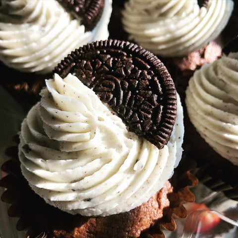 Oreo Dream cupcakes by Washington, DC bakery, Tissy Sweets Bakery & Cafe are delicious chocolate Oreo cupcakes topped with rich cookies & cream buttercream and an actual Oreo cookie. 